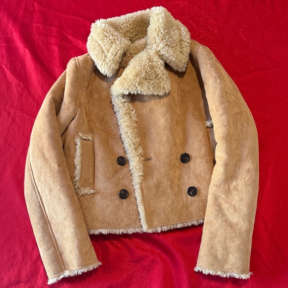 Lulus Jackets & Blazers - Tan Lulus Faux Fur Coat size XS